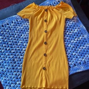 Beautiful orange summer dress size large. Runs small more like a medium.